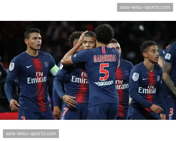 赛前新闻发布会，巴黎主帅强调不会因欧冠分心联赛